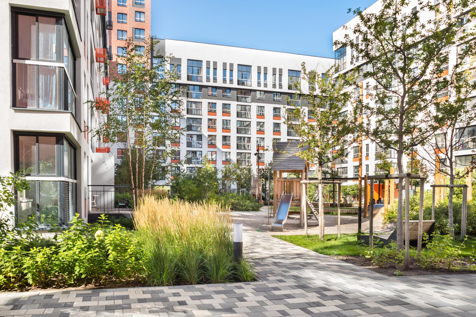 Solnechniy Block 2.4 — concept design, paving, and planting